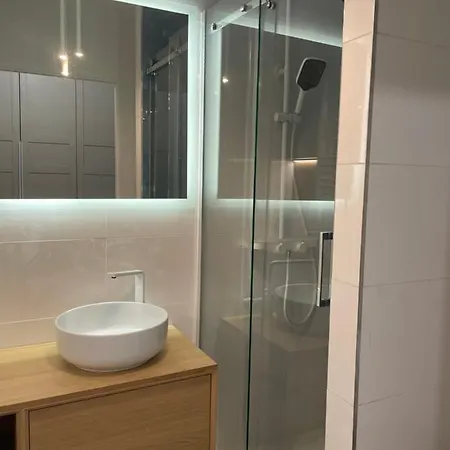 Lehome Airport Apartment *